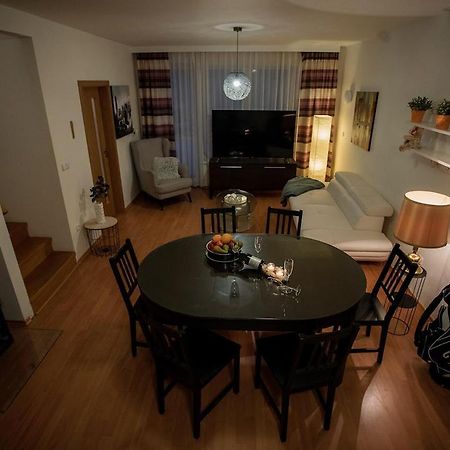 Hausfrymburk Villa Kültér fotó