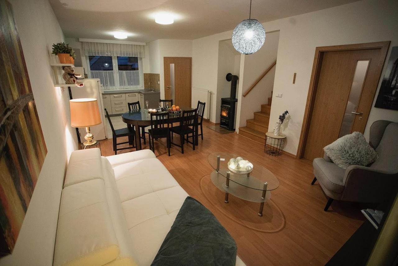 Hausfrymburk Villa Kültér fotó